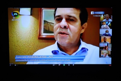 Presidente da AL, deputado Evandro Leitão, durante sessão plenária remota