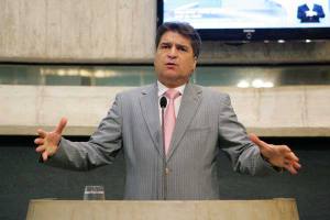 Congresso retoma discussão sobre veto