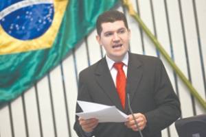 Deputado Ronaldo Martins foi eleito para um mandato na Câmara dos Deputados. Os outros três parlamentares vão ficar sem mandato