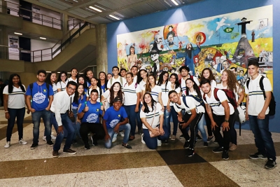 Alunos da Escola de Ensino Médio Paulo Benevides participam do projeto O Parlamento e sua História