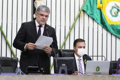 Leitura do expediente da sessão plenária desta quarta-feira, realizada pelo sistema híbrido