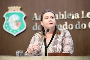 Dep. Fernanda Pessoa (PR)