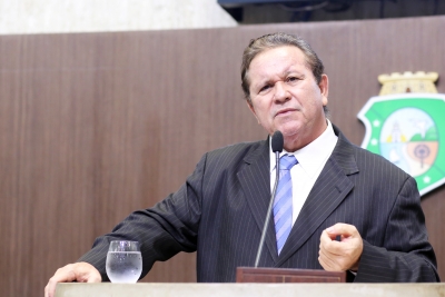 Deputado Roberto Mesquita