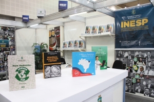 AL lança na XIII Bienal livro sobre SUS e os consórcios públicos em saúde