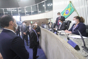 Deputados Gelson Ferraz e Rafael Branco tomam posse na AL