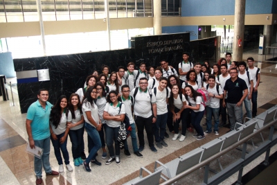 Alunos da Escola Profissional Leonel Brizola visitam Assembleia