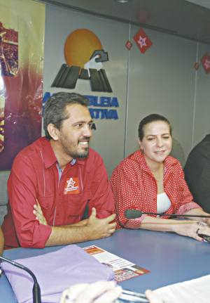 O deputado estadual Elmano Freitas e a deputada federal Luizianne Lins são cotados para disputar a Prefeitura de Fortaleza