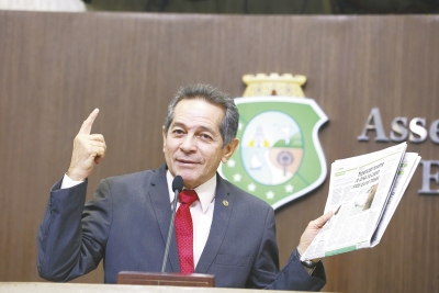 O deputado do PSB voltou a defender a indicação de Manoel Veras, o mais antigo do extinto TCM