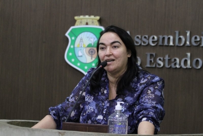 Dra. Silvana rebate críticas à realização de cultos religiosos