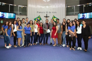 jovens aprendizes do Centro de Integração Empresa-Escola (CIEE)