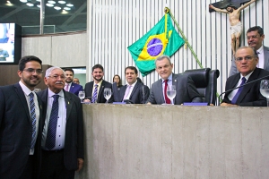 Deputado Davi de Raimundão é empossado, durante a sessão plenária