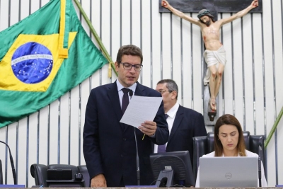 Votação realizada durante a sessão plenária desta quarta-feira