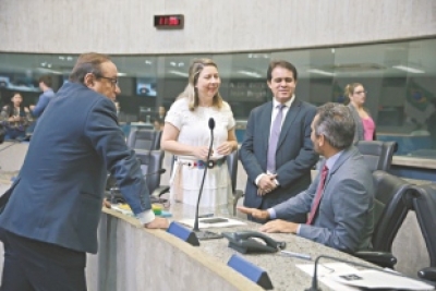 Na AL, petistas Rachel Marques e Elmano de Freitas estão alinhados ao PDT de Tin Gomes e Evandro Leitão, mas uma possível coligação é incerta