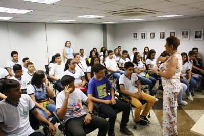 Alunos da Escola Comissário Francisco Barbosa visitam AL