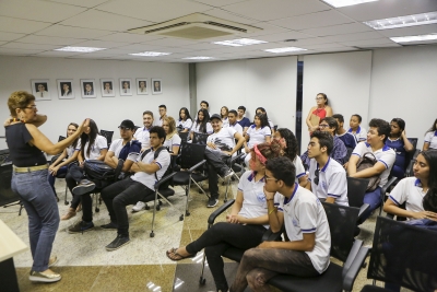 AL recebe visita de alunos da Escola Deputado Francisco de Almeida Monte