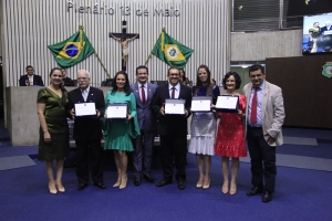 Fisioterapeutas e terapeutas ocupacionais são homenageados na AL