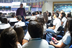 Estudantes do Escola de Ensino Fundamental e Médio Jesus, Maria e José