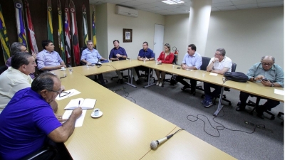 Uma comitiva de oito prefeitos esteve ontem com o presidente da Assembleia, José Sarto (PDT)