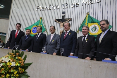 Empresários recebem Medalha Edson Queiroz em solenidade na AL