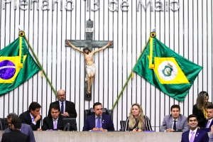 Deputado Fernando Santana, informa votação de projeto para próxima quinta-feira