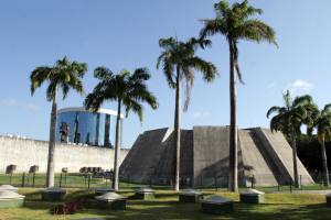 Deputadas visitam Instituto de Prevenção do Câncer na segunda