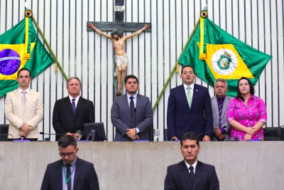 Minuto de silêncio, durante a sessão plenária desta terça-feira 