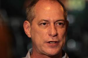 Para Ciro Gomes, o modelo de empréstimos consignados praticado no Ceará e em outros estados do Brasil é &quot;podre de origem&quot;