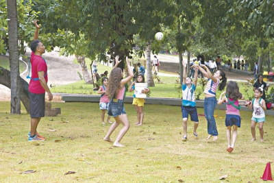 Durante o lançamento do Plano de Florestamento e Reflorestamento, aconteceram várias atividades recreativas e foram entregues a reforma do calçadão e o Cine Cocó, com 80 lugares 