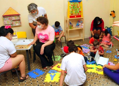 Movimento das Mulheres do Legislativo Cearense faz entrega de brinquedoteca em alusão às comemorações do Dia das Crianças