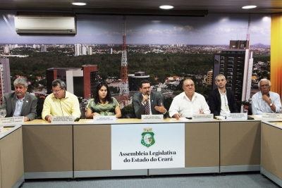 Audiência pública debate criação de uma lei estadual que permita a compra de sementes crioulas, cultivadas por agricultores familiares do Ceará