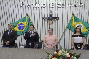 Fisioterapeutas e terapeutas ocupacionais são homenageados na AL