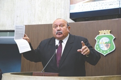 Durante discurso, Fernando Hugo apontou que a previsão de déficit do Instituto Nacional do Seguro Social (INSS) para 2017 é de R$ 181,2 bilhões 