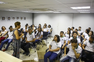 AL recebe visita de alunos da Escola Raimundo Gomes de Carvalho