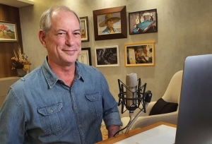 FM Assembleia entrevista Ciro Gomes em estreia do Conexão Assembleia