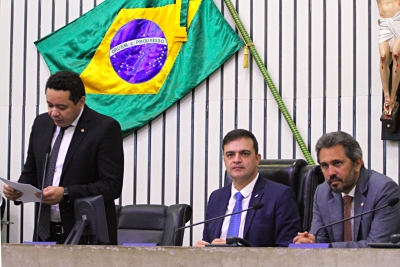 Leitura do expediente na abertura da sessão plenária desta terça-feira