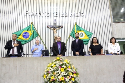 Lar Amigos de Jesus e parceiros recebem homenagens na Assembleia