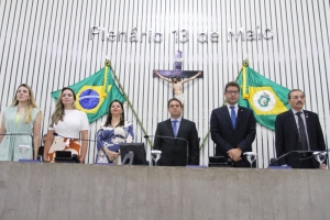 Sessão solene celebra cinco anos de criação do Plantão de Atendimento da Defensoria Pública Geral do Estado do Ceará 