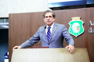 Presidente da AL, deputado Zezinho Albuquerque