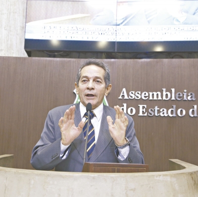 Heitor Férrer defendeu, na tribuna, que o reajuste proposto pelo Governo do Estado &quot;não representará nada no bolso do cidadão&quot;