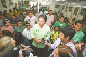 Eunício Oliveira dá entrevista coletiva após encontro com lideranças da sua coligação para discutir a retomada da campanha eleitoral neste segundo turno. Ontem o candidato foi a Brasília para contatos com líderes do PMDB