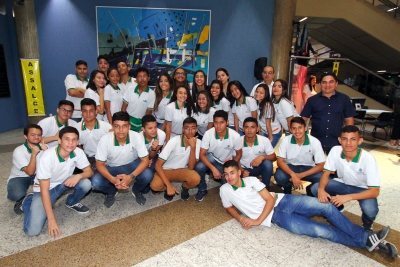 Alunos da EEMTI Romeu de Castro Menezes participam do projeto “O Parlamento e Sua História”