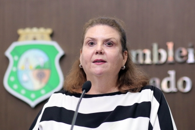 Dep. Fernanda Pessoa (PR)