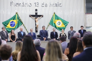 Alece homenageia médicos ortopedistas e peritos legistas em sessão solene