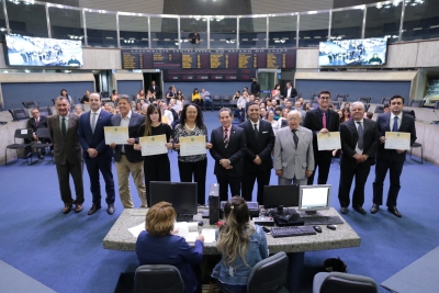 Geógrafos são homenageados em sessão solene na Assembleia