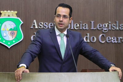 Deputado Vitor Valim