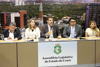 Comissão de Direitos Humanos realiza reunião sobre alagamentos em Fortaleza