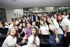 Assembleia recebe alunas da Escola Profissional José de Barcelos