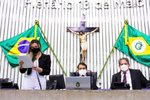 Leitura do expediente da sessão plenária desta quarta-feira, realizada pelo sistema híbrido