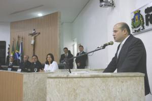 O prefeito Roberto Cláudio discursou no plenário da Câmara Municipal ontem e enumerou as prioridades de projetos a serem enviados à Casa pela gestão municipal durante o segundo semestre