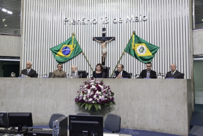 Livro sobre Aécio de Borba é lançado na Assembleia Legislativa nesta quarta